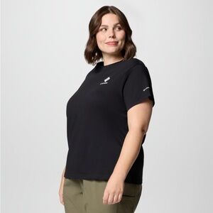 Columbia Women's Rolling Bend Graphic Short Sleeve, Black/Stacked Gem, 2X